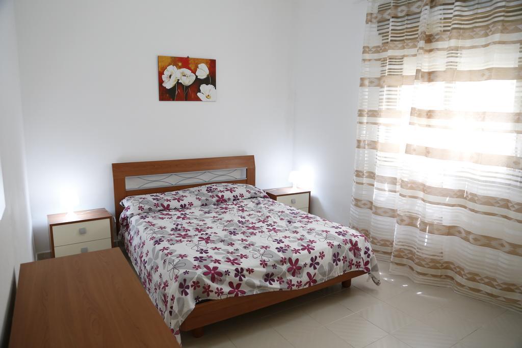 צ'יניזי Villa Giu, Indipendent Villa Near Airport And Sea חדר תמונה